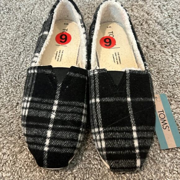 TOMS BLACK WHITE WOMENS FAUX SHEARLING SHOES Size 6 Belmont Slip‎ On Comfy Soft - Picture 14 of 16